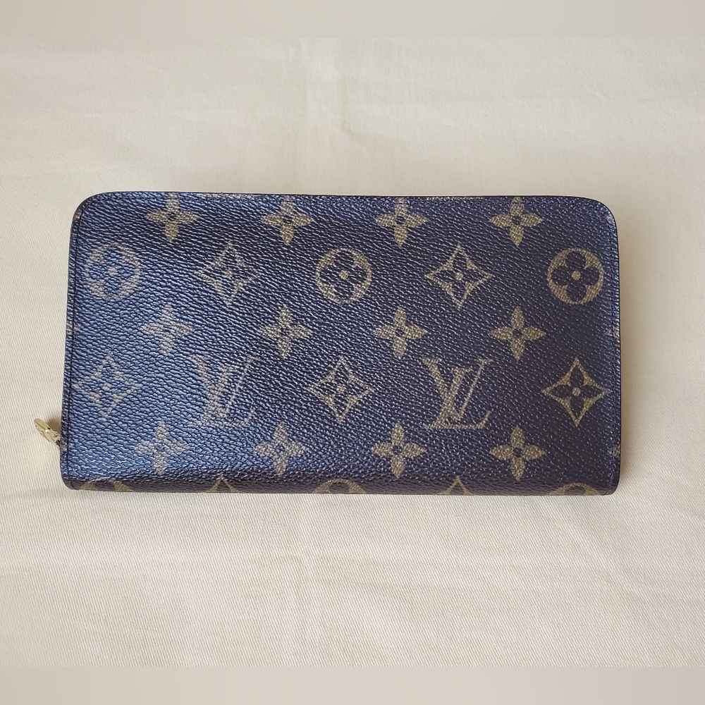 Louis Vuitton Monogram Zippy Wallet